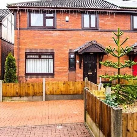 Brigstock Holidays House Manchester Ngoại thất bức ảnh